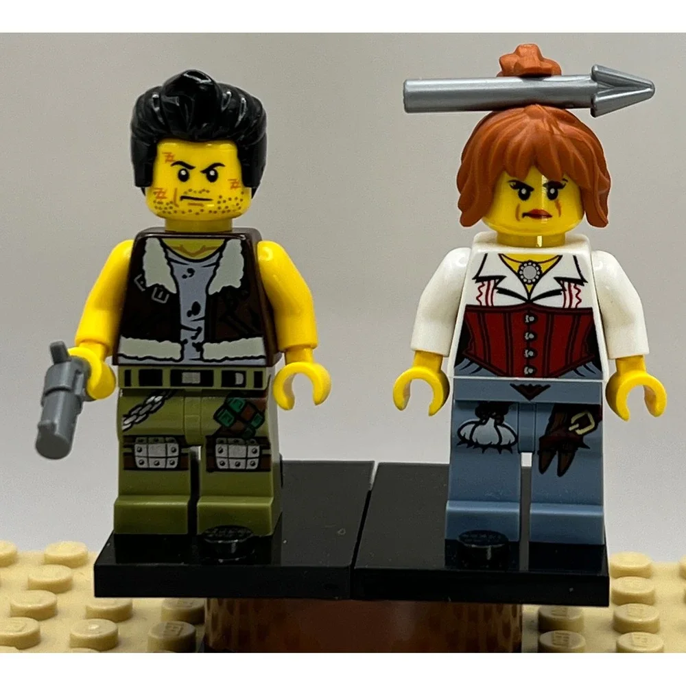 LEGO Monster Fighters The Ghost Train & 2 figs 9467 Glow in the Dark 2012